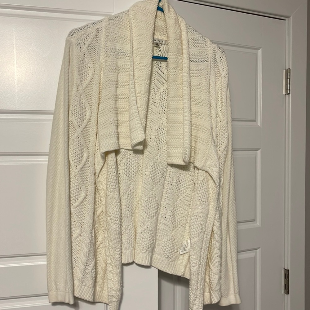 CAbi Women’s open front white cable sweater #193, size medium
